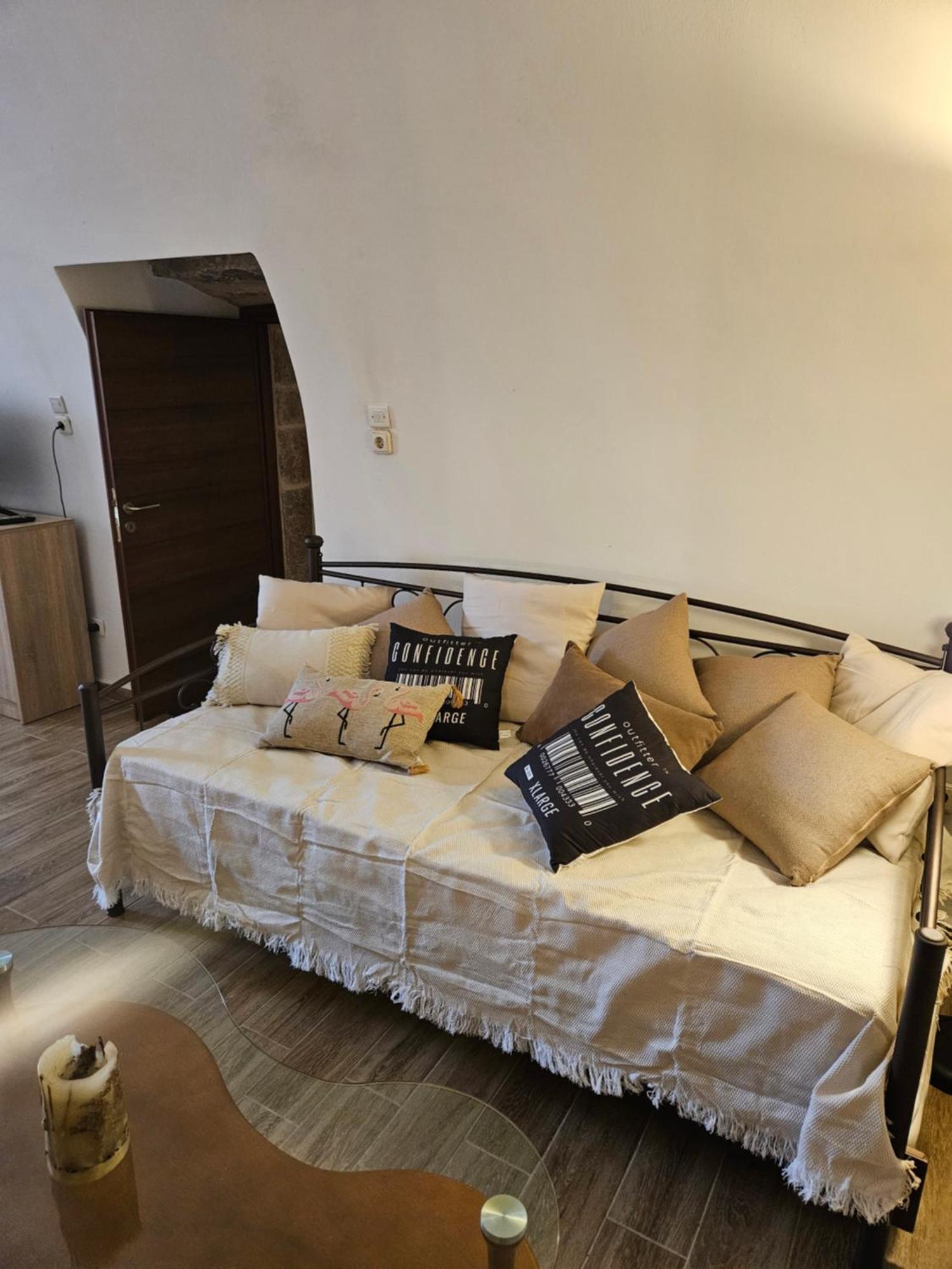 Kamares Stone House 1 Apartment Alika ภายนอก รูปภาพ